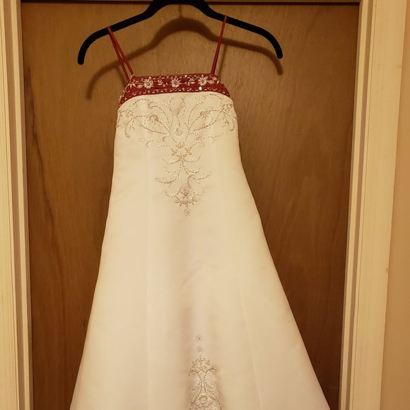 Red and white flower girl dress size 6